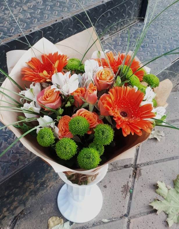 Букет цветов из: Герберы, Хризантемы, Альстромерии и Розы в Красноармейске Московской области