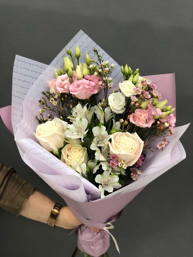 Букет цветов из: Альстромерии, Розы и Лизиантусы в Красноармейске Московской области