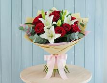 Букет цветов из:  Лилии и Розы в Красноармейске Московской области