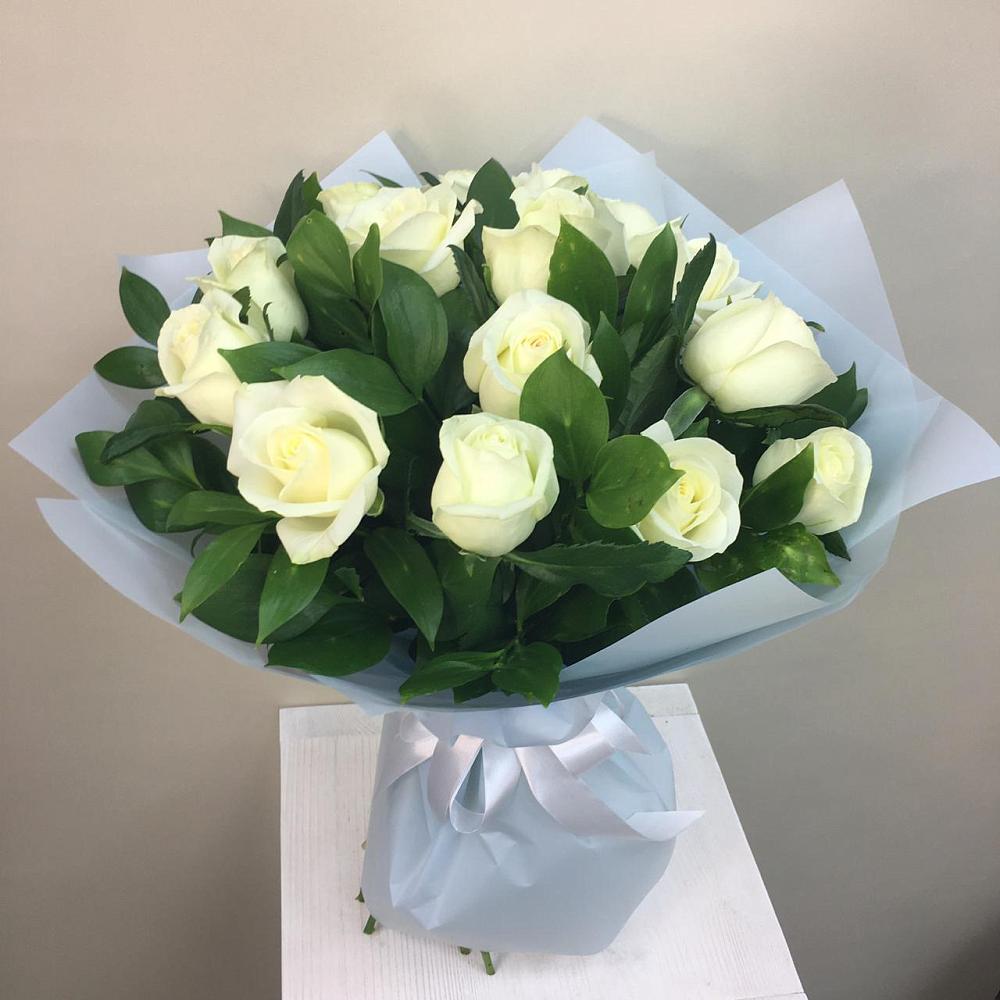 Букет 15 Белых роз Проуд в Красноармейске Московской области