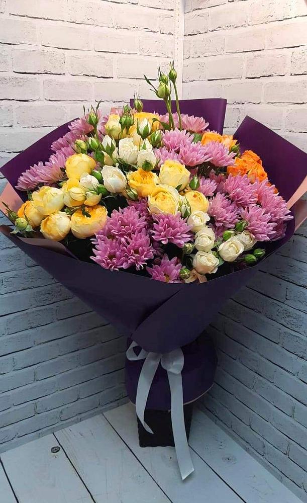 Букет цветов из: Хризантемы и Розы в Красноармейске Московской области