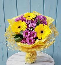 Букет цветов из:  Хризантемы и Герберы в Красноармейске Московской области