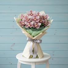 Букет цветов из:  Орхидеи и Розы в Красноармейске Московской области