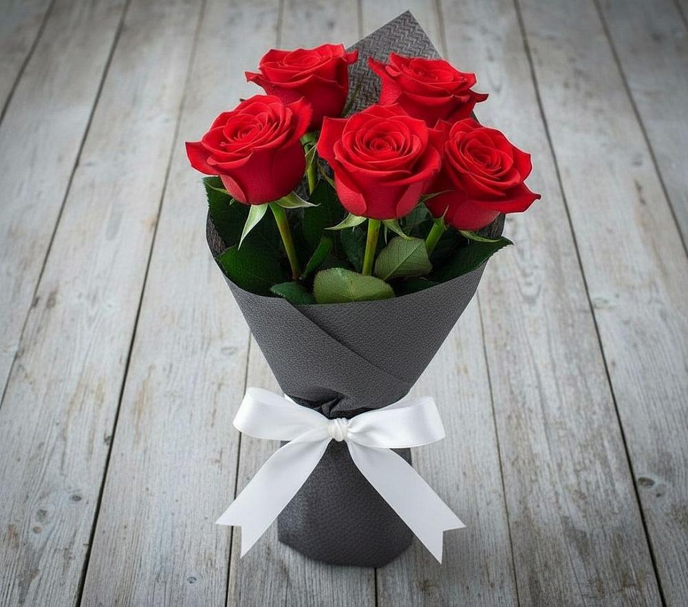 Букет 5 Красных роз Эдлесс Лав в Красноармейске Московской области