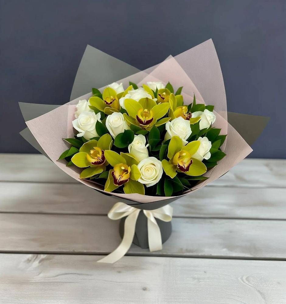 Букет цветов из: Орхидеи и Розы в Красноармейске Московской области