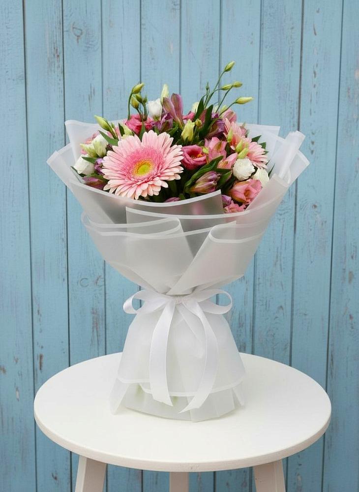 Букет цветов из: Герберы, Альстромерии и Лизиантусы в Красноармейске Московской области