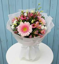 Букет цветов из:  Герберы, Альстромерии и Лизиантусы в Красноармейске Московской области