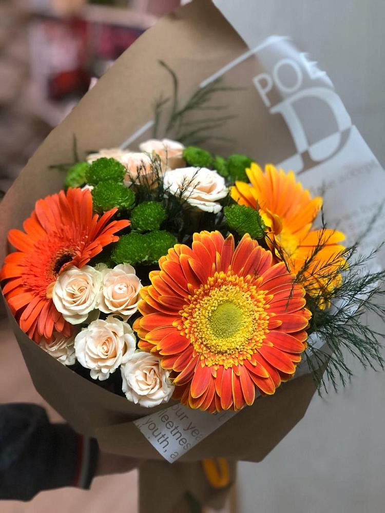 Букет цветов из: Герберы, Хризантемы и Розы в Красноармейске Московской области