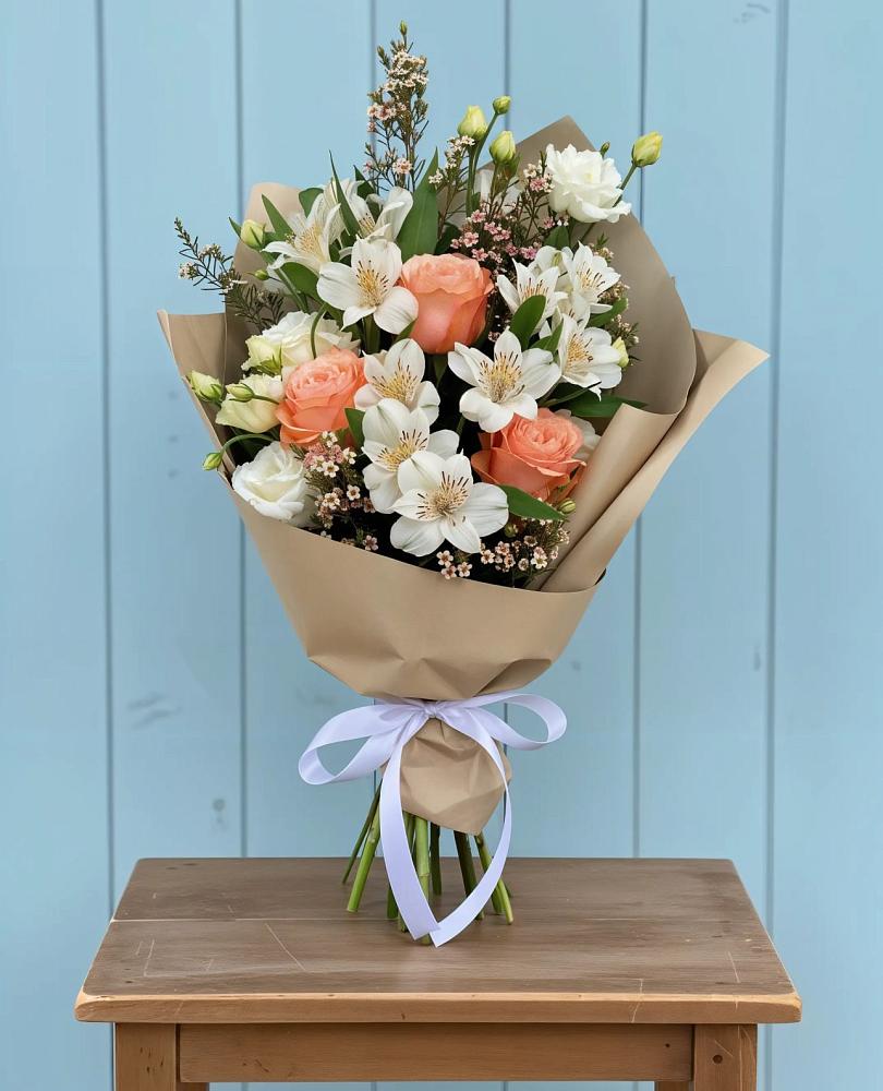 Букет цветов из: Альстромерии, Лизиантусы, Розы и Хризантемы в Красноармейске Московской области