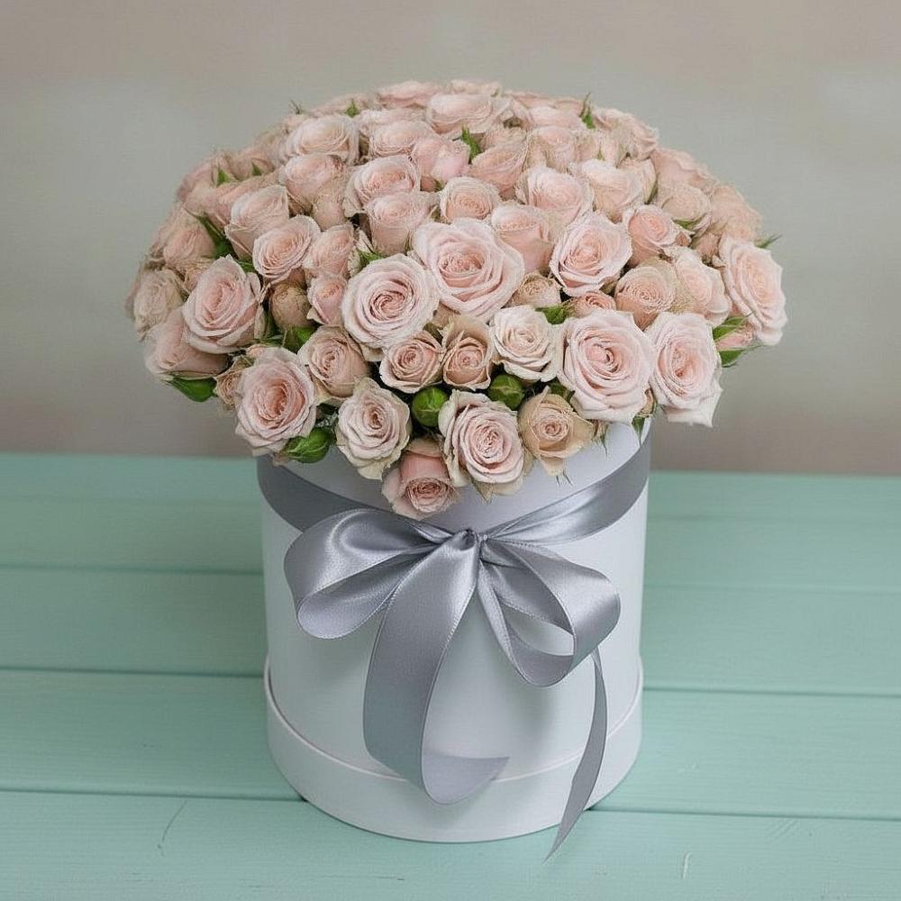 Цветочная композиция из Розы в шляпной коробке в Красноармейске Московской области