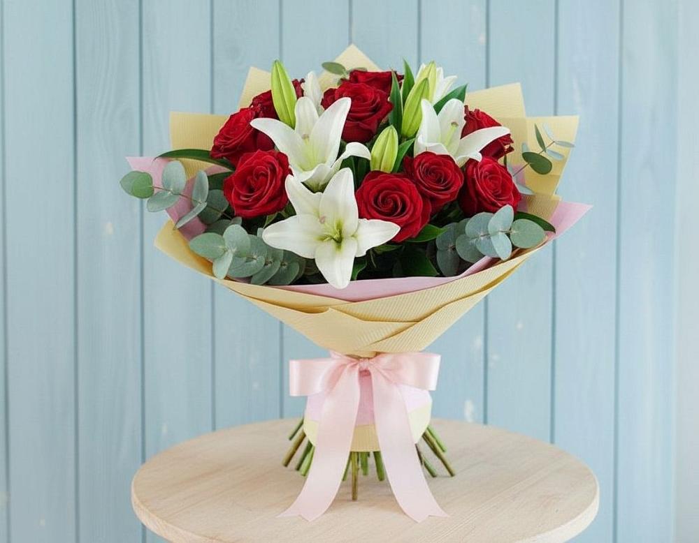 Букет цветов из: Лилии и Розы в Красноармейске Московской области